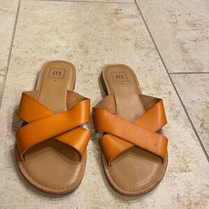 𝅺gap woman’s orange leather sandals